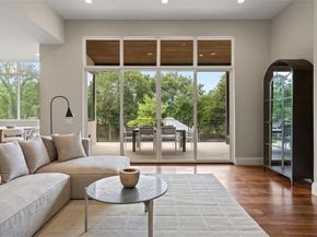 302 Bent Tree CT, West Lake Hills TX 78746