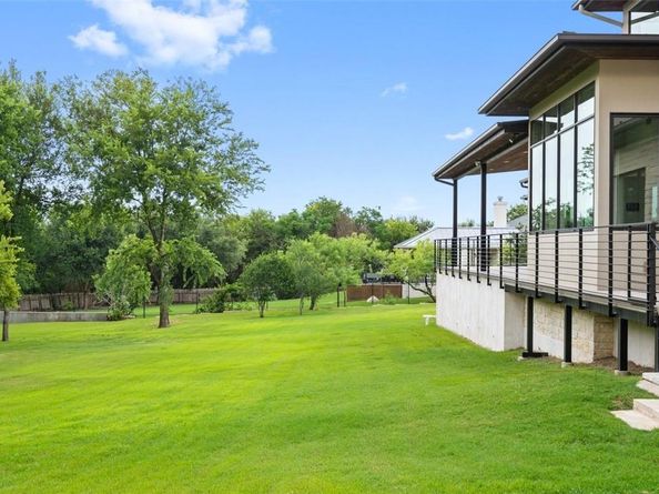 302 Bent Tree CT, West Lake Hills TX 78746