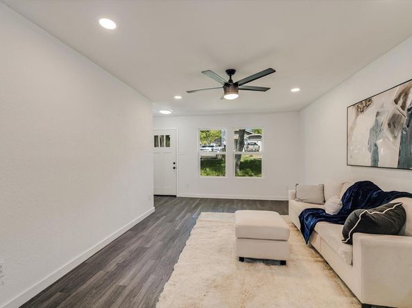 6913 Shannon DR, Austin TX 78724