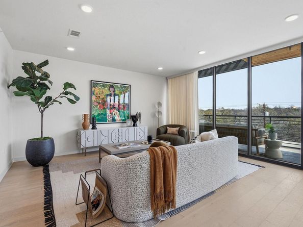 1600 S 1st ST 410, Austin TX 78704