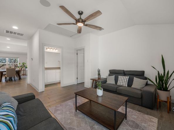 21203 Santa Rosa Ave, Lago Vista TX 78645