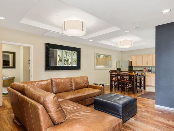 1600 Barton Springs RD 2201, Austin TX 78704