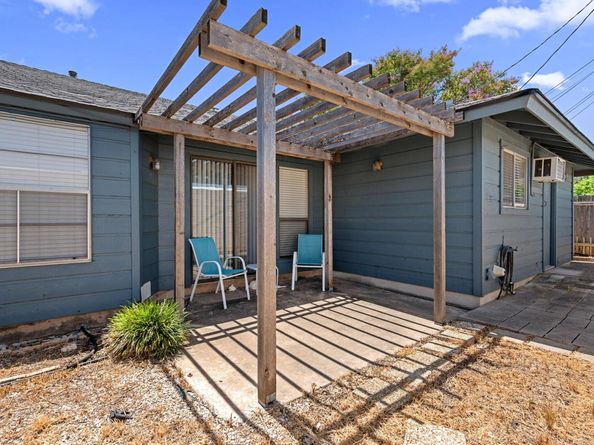 2712 Thrushwood DR, Austin TX 78757