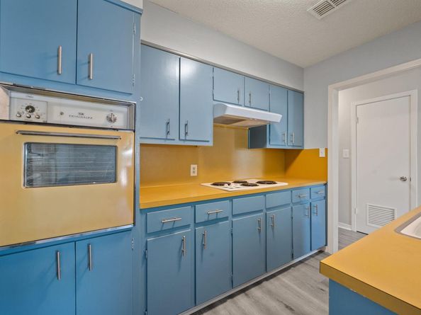 2712 Thrushwood DR, Austin TX 78757