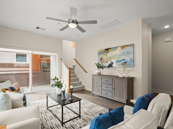 2827 Manor RD 3105, Austin TX 78722
