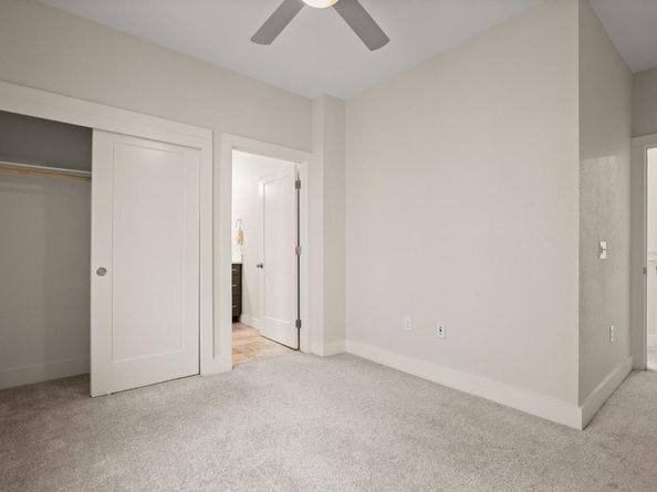 2827 Manor RD 3105, Austin TX 78722