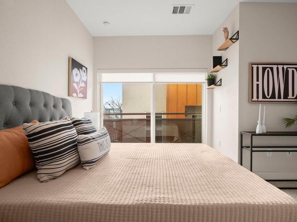 2827 Manor RD 3105, Austin TX 78722