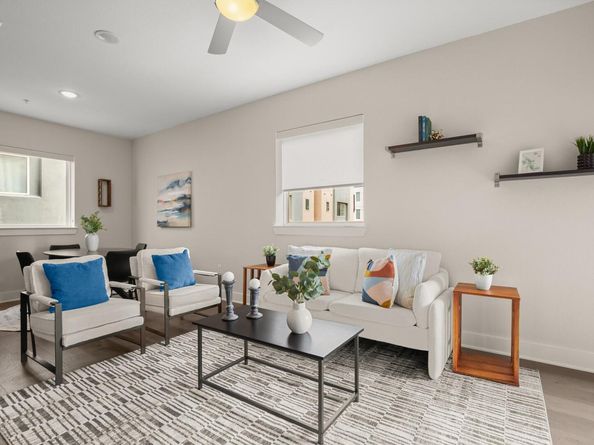 2827 Manor RD 3105, Austin TX 78722