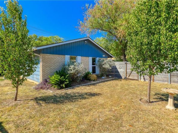 8504 Woodstone DR, Austin TX 78757