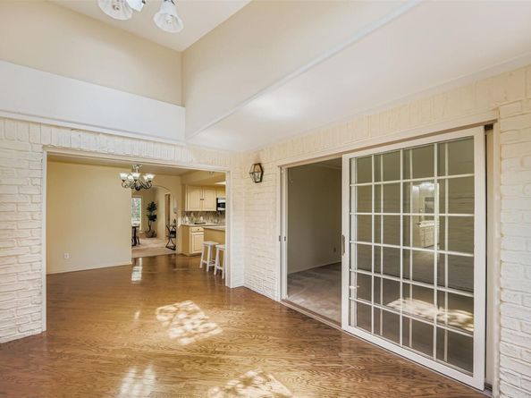 8104 East CT, Austin TX 78759