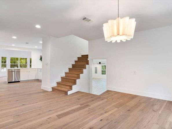 8707 White Cliff DR, Austin TX 78759
