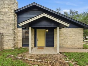 275 Mooring CIR A, Lakeway TX 78734