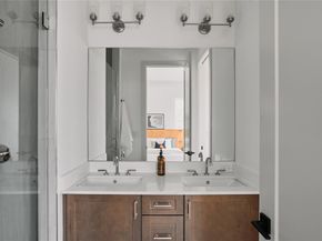 2209 Woodland Ave 201, Austin TX 78741