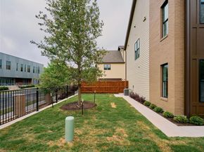 2209 Woodland Ave 201, Austin TX 78741