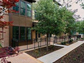 2209 Woodland Ave 201, Austin TX 78741