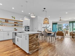 2712 Oak Springs DR A, Austin TX 78702