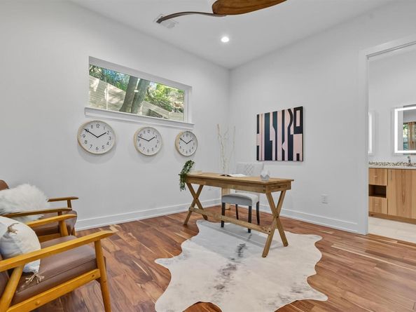 2712 Oak Springs DR A, Austin TX 78702