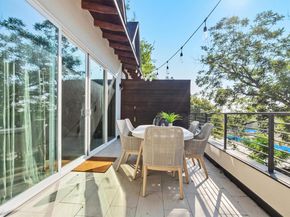 2712 Oak Springs DR A, Austin TX 78702