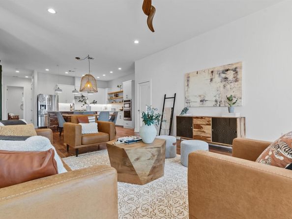 2712 Oak Springs DR A, Austin TX 78702