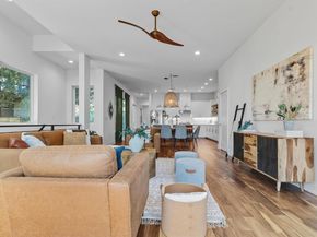 2712 Oak Springs DR A, Austin TX 78702