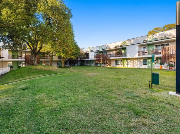 2200 Dickson DR 112, Austin TX 78704