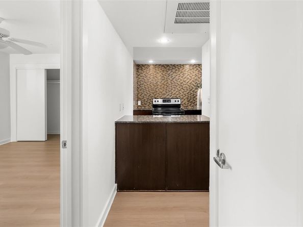 2200 Dickson DR 112, Austin TX 78704