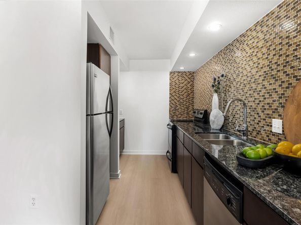 2200 Dickson DR 112, Austin TX 78704