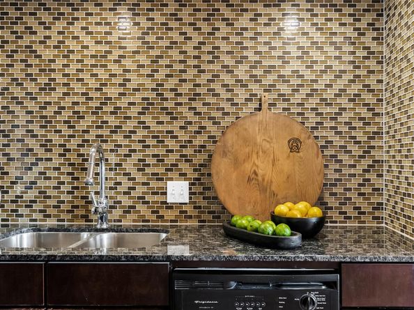 2200 Dickson DR 112, Austin TX 78704