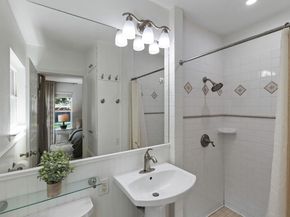 2406 Elmglen DR, Austin TX 78704