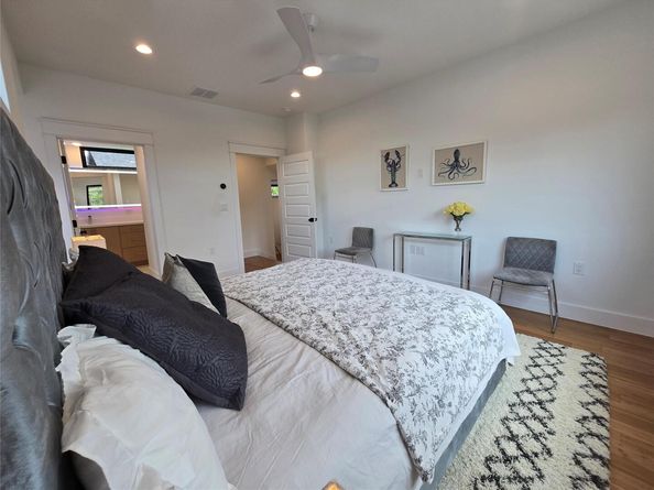 1112 W North Loop BLVD, Austin TX 78756