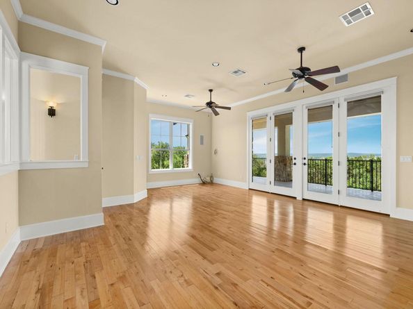 724 Stonewall Ridge LN, Austin TX 78746
