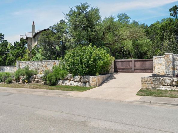 724 Stonewall Ridge LN, Austin TX 78746