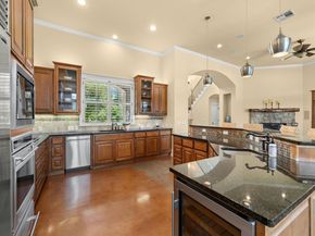 724 Stonewall Ridge LN, Austin TX 78746