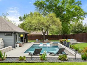 1614 S College ST, Georgetown TX 78626