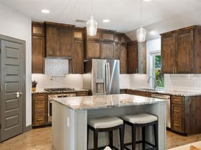 1614 S College ST, Georgetown TX 78626