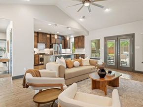 1614 S College ST, Georgetown TX 78626