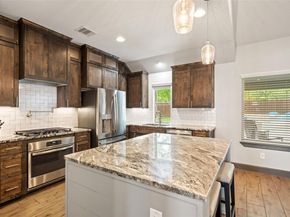 1614 S College ST, Georgetown TX 78626