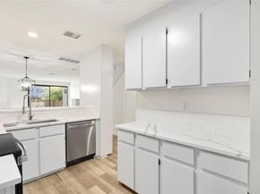 7122 Wood Hollow DR 29, Austin TX 78731