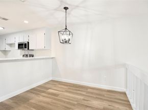 7122 Wood Hollow DR 29, Austin TX 78731