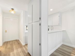 7122 Wood Hollow DR 29, Austin TX 78731