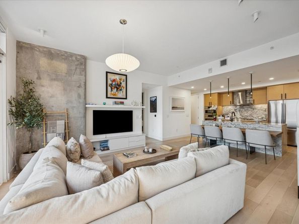 301 West Ave 2806, Austin TX 78701