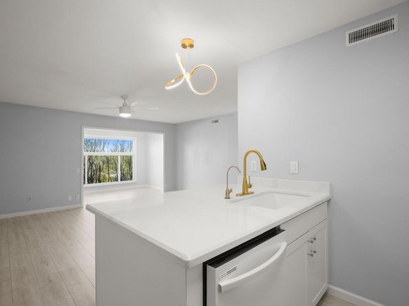 620 S 1st ST 315, Austin TX 78704