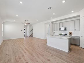 1024 Bear Track LOOP, Georgetown TX 78628