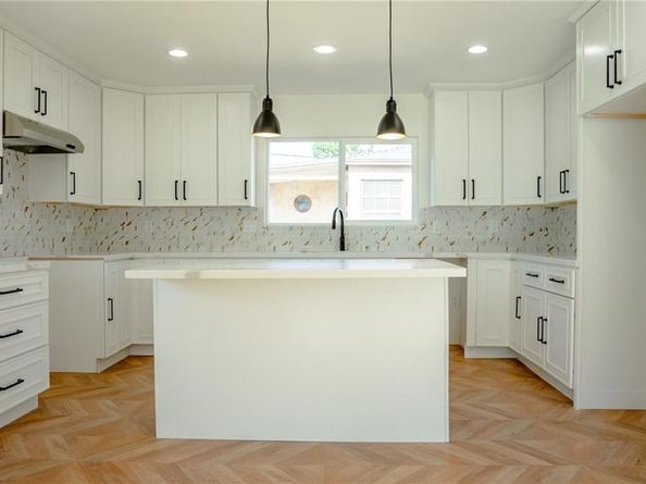 5916 Walnut Avenue, Long Beach CA 90805