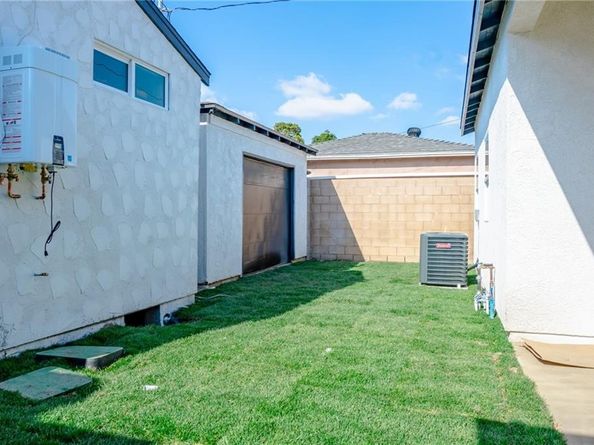 5916 Walnut Avenue, Long Beach CA 90805