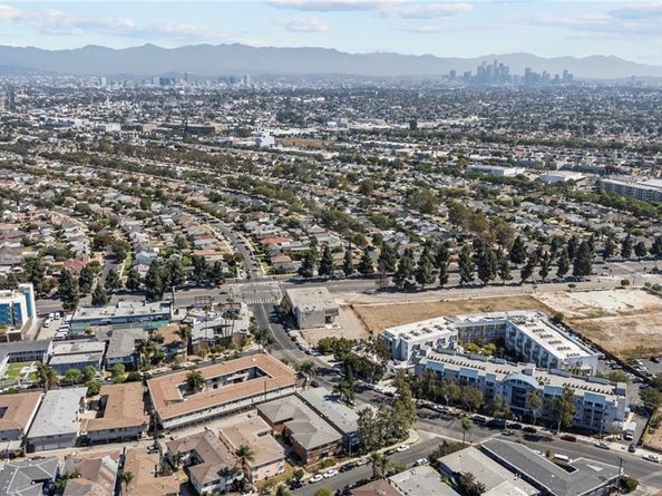 4015 Palmwood Drive, Los Angeles CA 90008