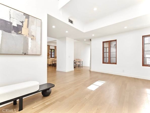 1805 Outpost Drive, Los Angeles CA 90068