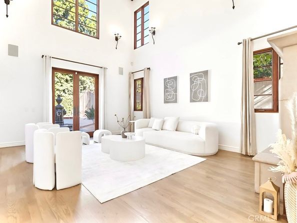 1805 Outpost Drive, Los Angeles CA 90068