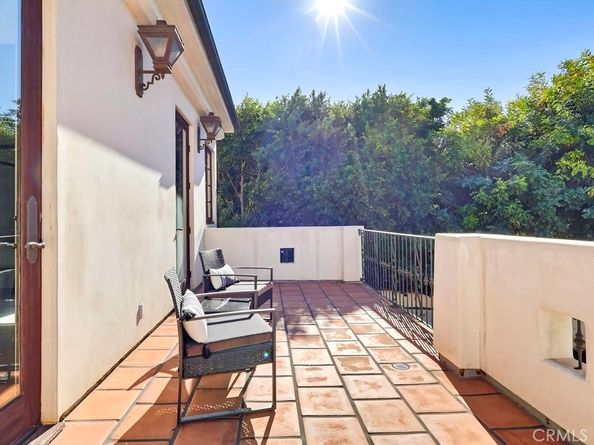 1805 Outpost Drive, Los Angeles CA 90068