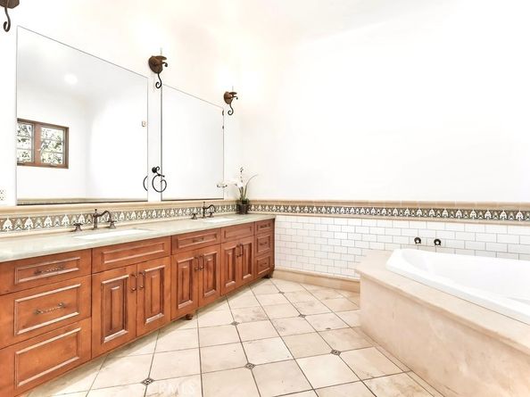 1805 Outpost Drive, Los Angeles CA 90068